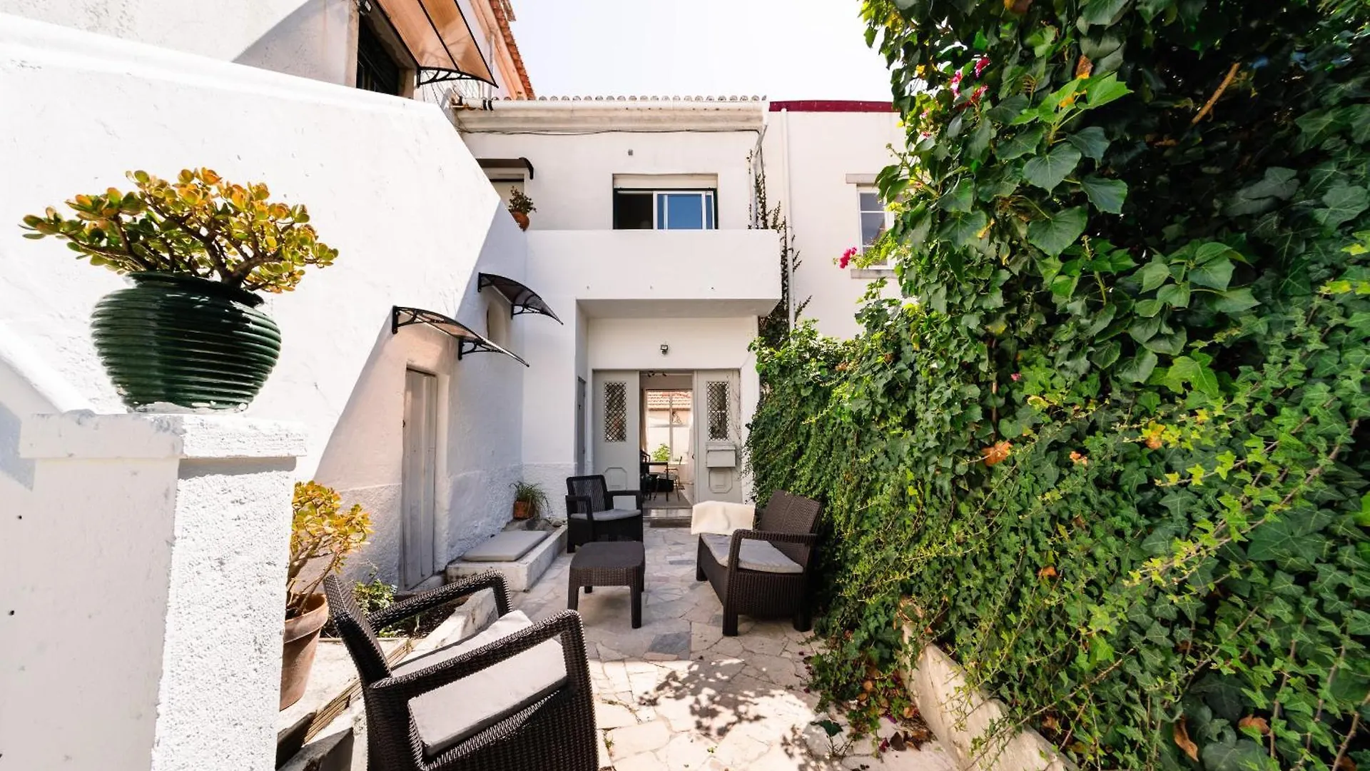 Cascais Townhouse With Sea Views 2 Minutes From Beach Estoril