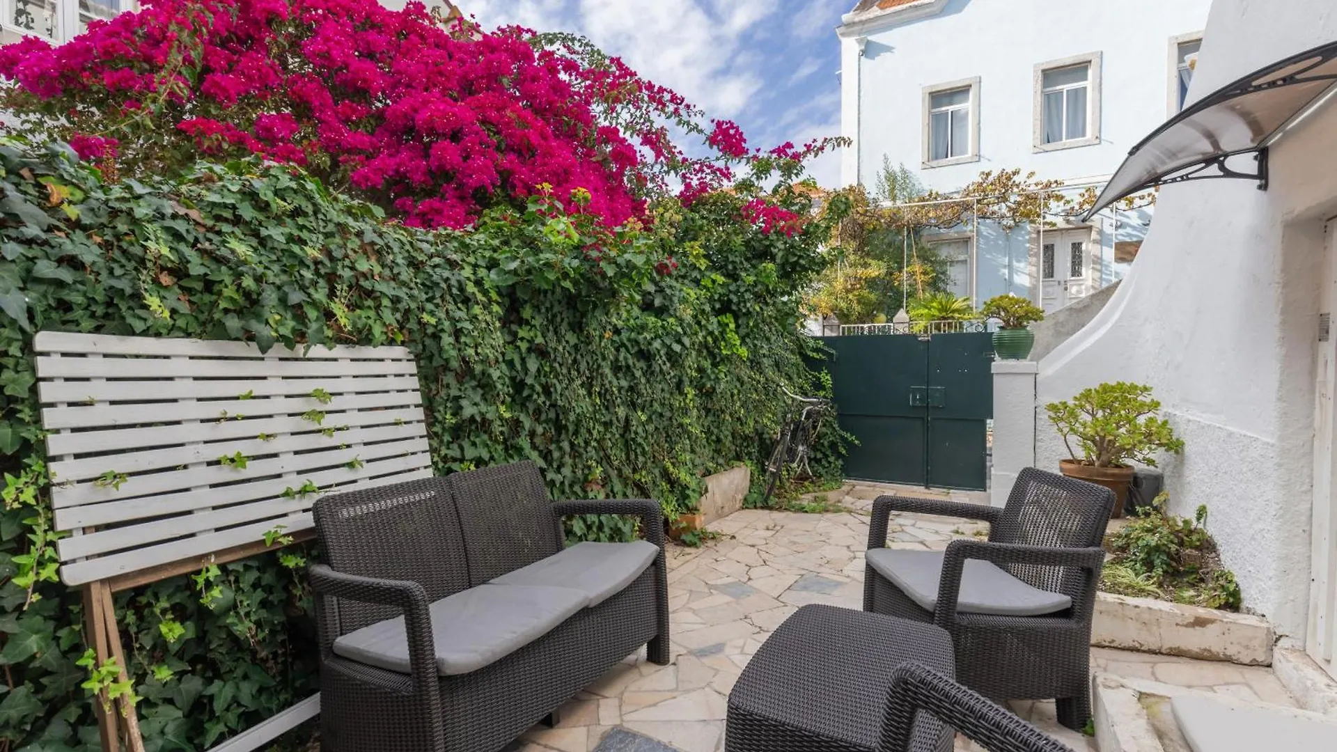 Cascais Townhouse With Sea Views 2 Minutes From Beach Estoril