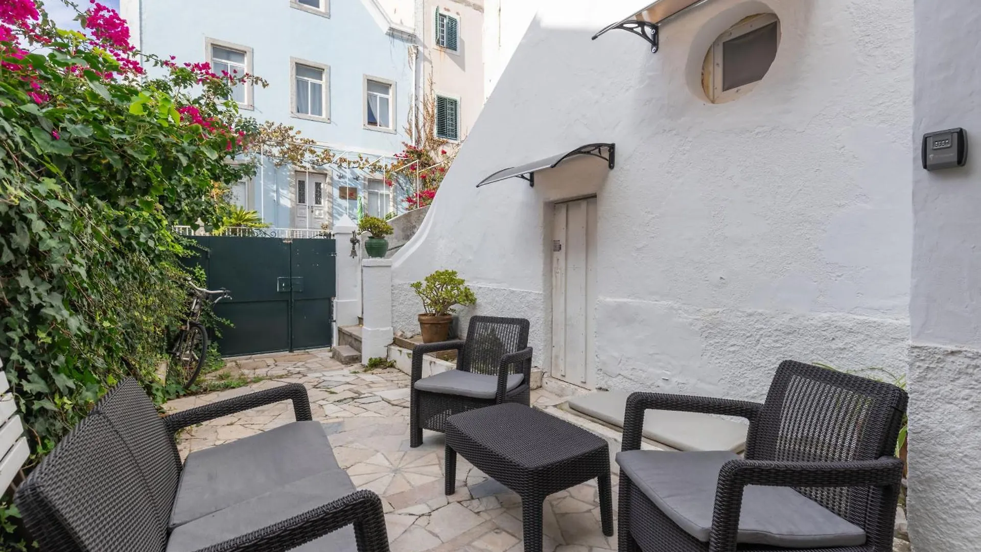 Cascais Townhouse With Sea Views 2 Minutes From Beach Estoril Portugal